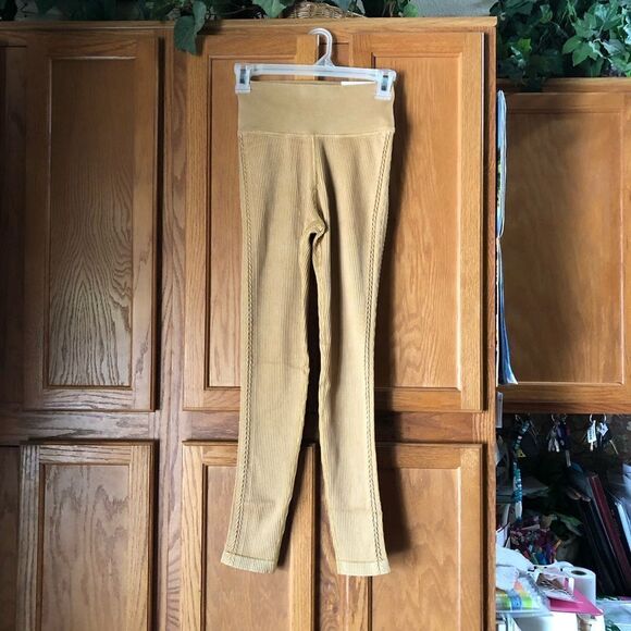 NWT OFFLINE by AERIE Hi-Rise Seamless 7/8 Leggings Cable Ribbed - S - Picture 1 of 12
